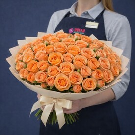 Букет из 101 нежно-оранжевые розы Кения 40см