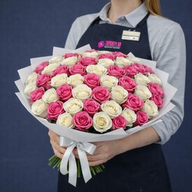 101 бело-розовые розы Кения 40см