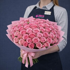 101 розовая роза Кения 40см