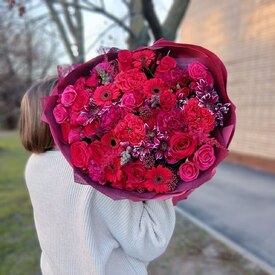 Букет из роз, гербер и хризантем