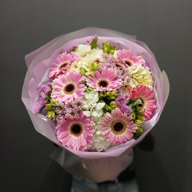 Букет из гербер, гортензии и статицы