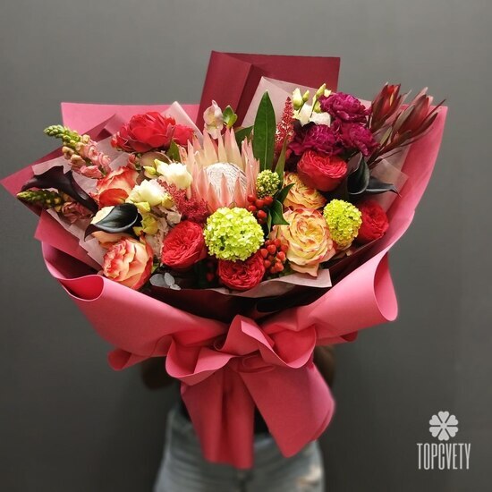 Букет из роз, каллы и протеи 