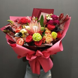 Букет из роз, каллы и протеи 