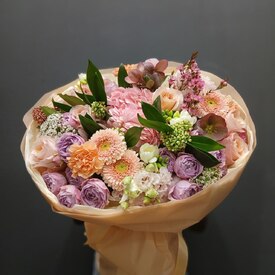 Букет из гортензии, гербер и роз