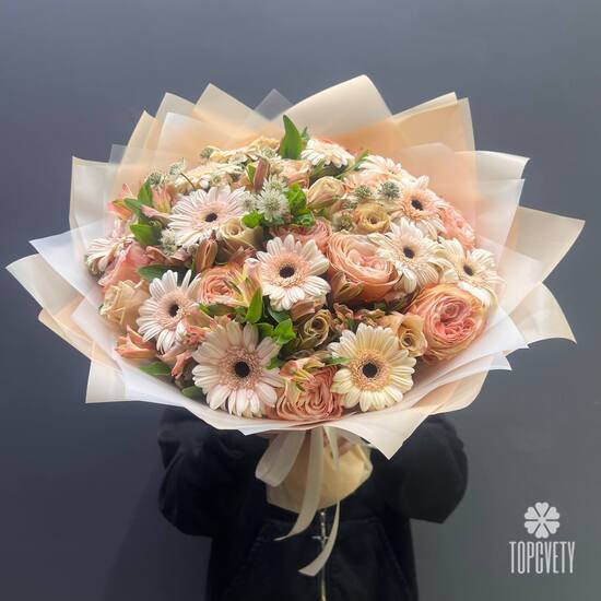 Букет из роз, гербер и астранции