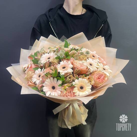 Букет из роз, гербер и астранции