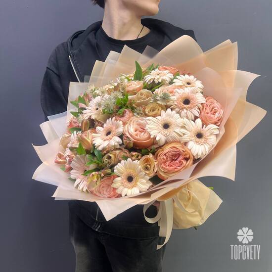 Букет из роз, гербер и астранции