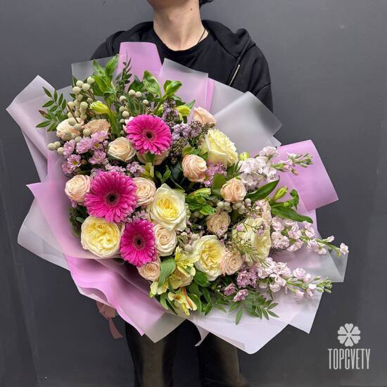 Букет из роз, гербер и хризантем