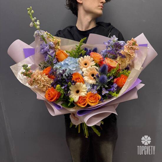 Букет из гортензии, роз и гербер