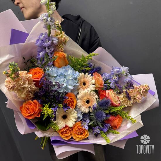 Букет из гортензии, роз и гербер