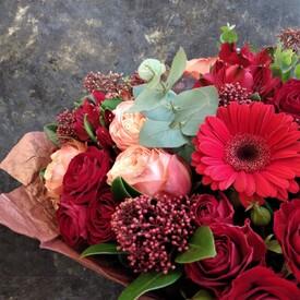 Букет из роз, гербер и альстромерий