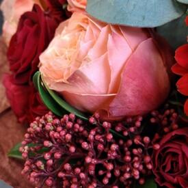 Букет из роз, гербер и альстромерий