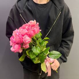 Букет из 5 кустовых пионовидных роз 50см