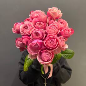 Букет из 5 кустовых пионовидных роз 50см