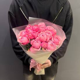 Букет из 5 кустовых пионовидных роз 50см