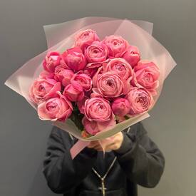 Букет из 5 кустовых пионовидных роз 50см