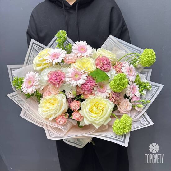 Букет из роз, гербер и эустомы