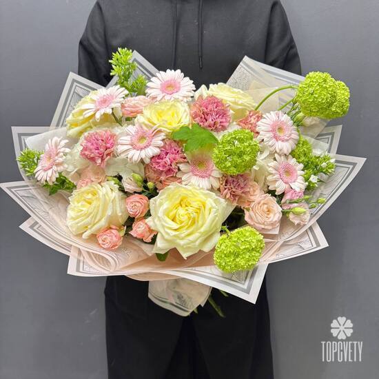 Букет из роз, гербер и эустомы