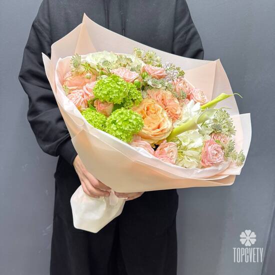 Букет из роз, гортензии и каллы