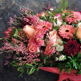 Букет из роз, хризантем и гербер 