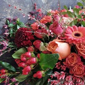 Букет из роз, хризантем и гербер 