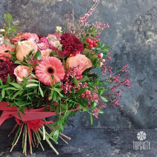 Букет из роз, хризантем и гербер 