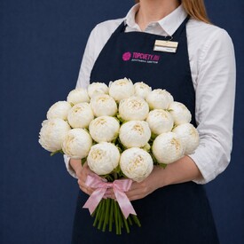 Букет из 25 белых пионов Дюшес