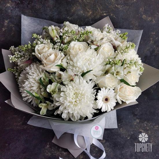 Букет из хризантем, роз и сирени