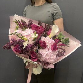 Букет из гортензии, каллы и эрингиума
