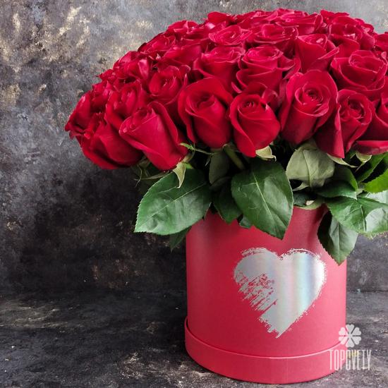 Букет из 51 красной розы Фридом в коробке 