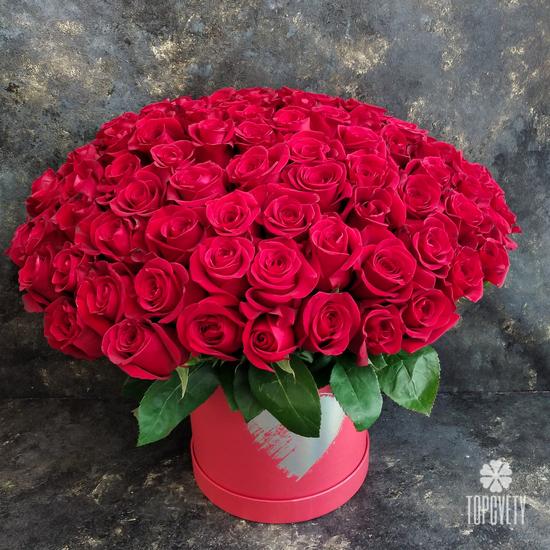 Букет из 51 красной розы Фридом в коробке 