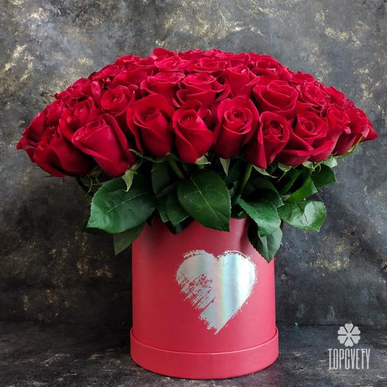 Букет из 51 красной розы Фридом в коробке 