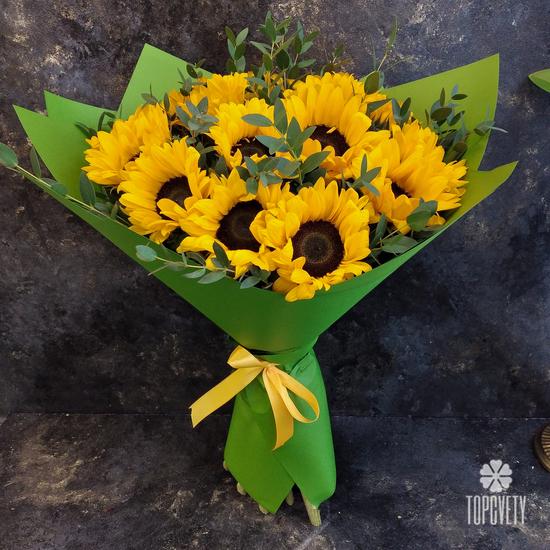 Букет из 15 подсолнухов