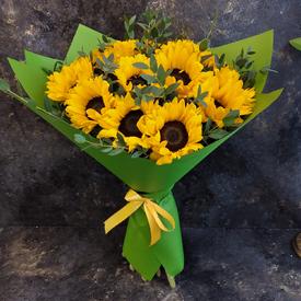 Букет из 15 подсолнухов