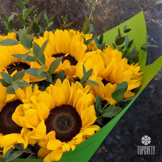 Букет из 15 подсолнухов