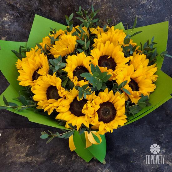 Букет из 15 подсолнухов