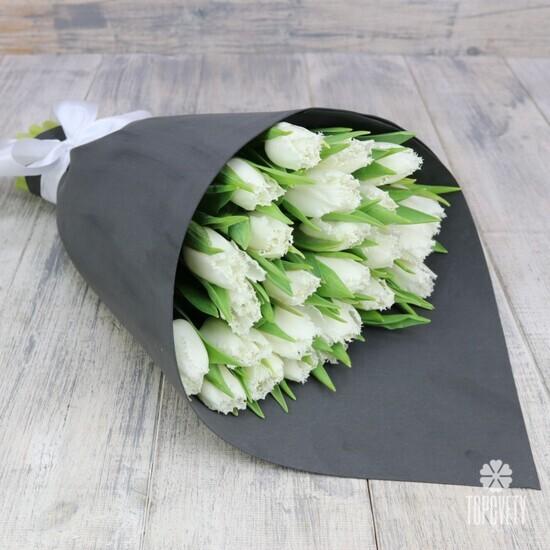 Букет из 45 белых тюльпанов 