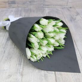 Букет из 45 белых тюльпанов 