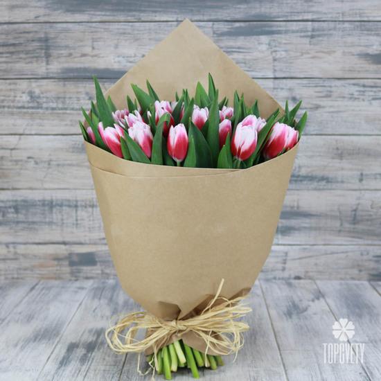 Букет из 45 бело-розовых тюльпанов 