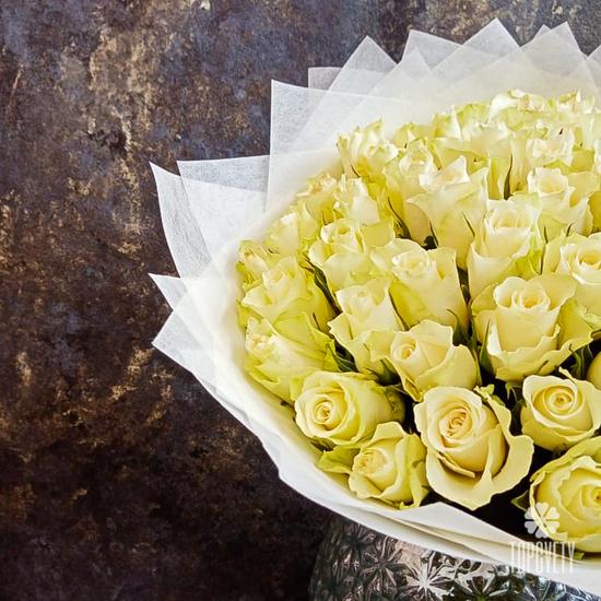 Букет из 51 белой розы Кения 40см