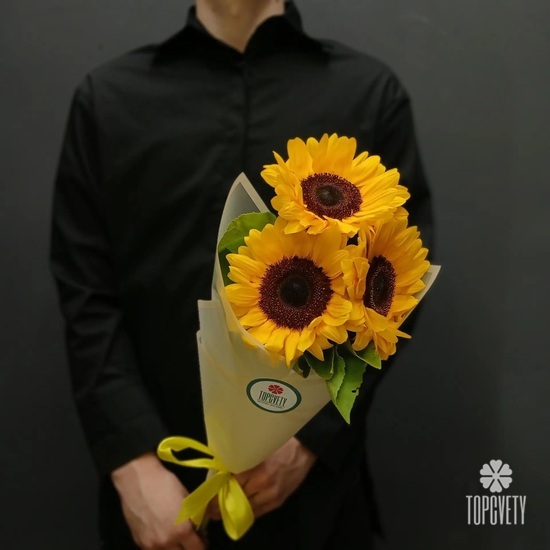 Букет из 3 подсолнухов