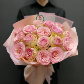 Букет из 17 роз  Эсперанс 50см