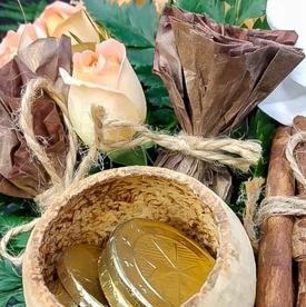 Букет из орхидей и хризантем 