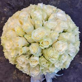 Букет из 75 белых роз в коробке 