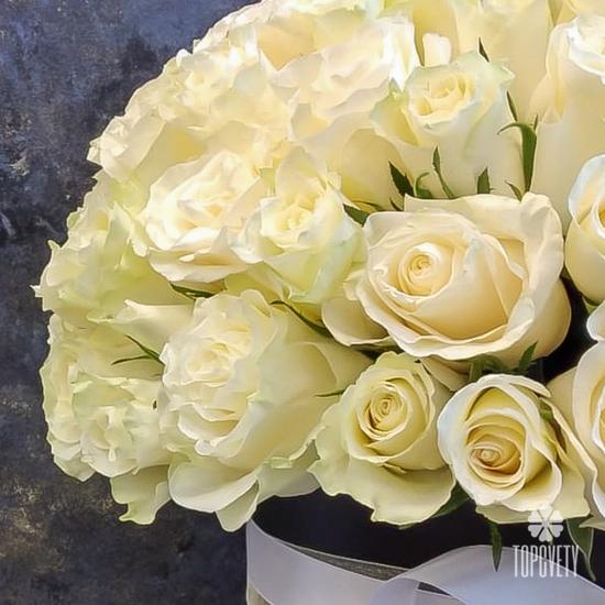 Букет из 75 белых роз в коробке 