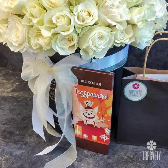 Букет из 75 белых роз в коробке 