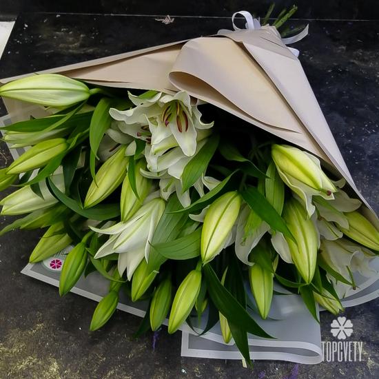 Букет из 9 белых лилий 