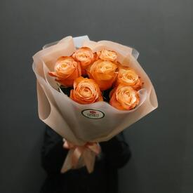 Букет из 7 пионовидных роз Кахала 50см 