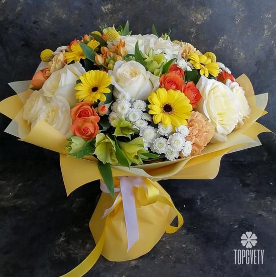 Букет из роз, гербер и хризантем