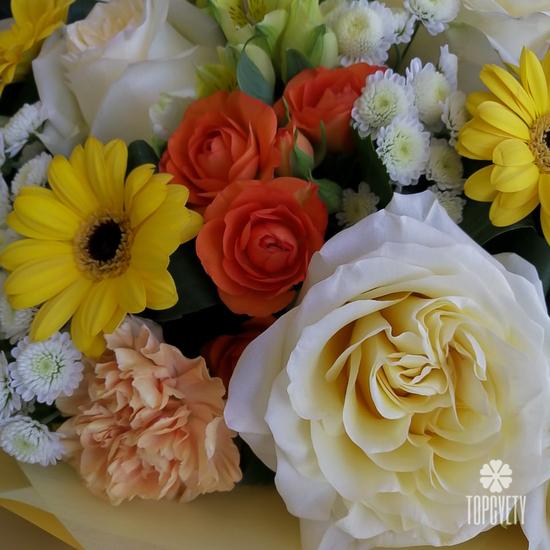 Букет из роз, гербер и хризантем